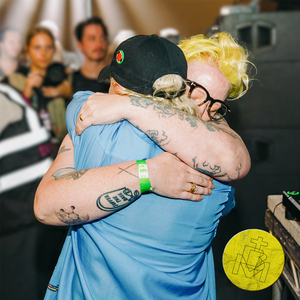 玖辛奈被❌c🐻黄扒衣服
